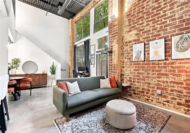 Listing Photo 5 - Condo for sale in building located at 195 Arizona Ave Ne, Atlanta, GA 30307 - Unit #138