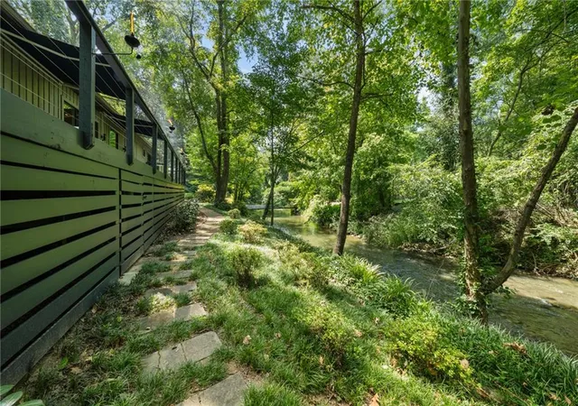 Photo 4 of Single family home for sale at 460 Valley Green Dr Ne, Atlanta, GA 30342 | MLS# 7823988 | Listing updated on 2026-09-15