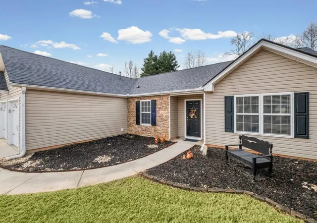 Homes for sale in Cumming, GA | 5035 Teal Trl, Cumming, GA 30028 | MLS# 7743639