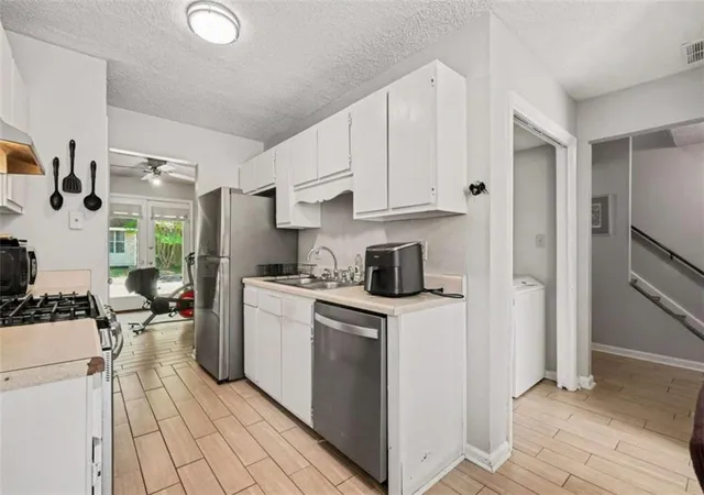 2nd image of 7967 Creekstone Wy, Riverdale, GA 30274 | MLS# 7758196