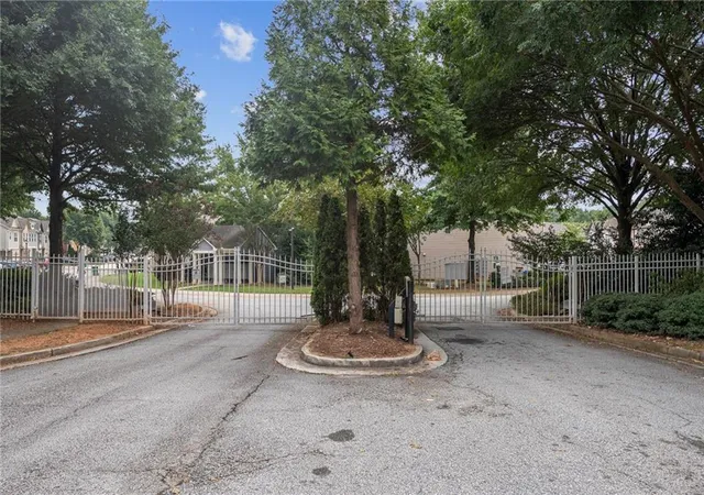 Photo 3 of Townhouse for sale at 2715 Avanti Wy, Decatur, GA 30035 | MLS# 7829661 | Listing updated on 2026-09-20