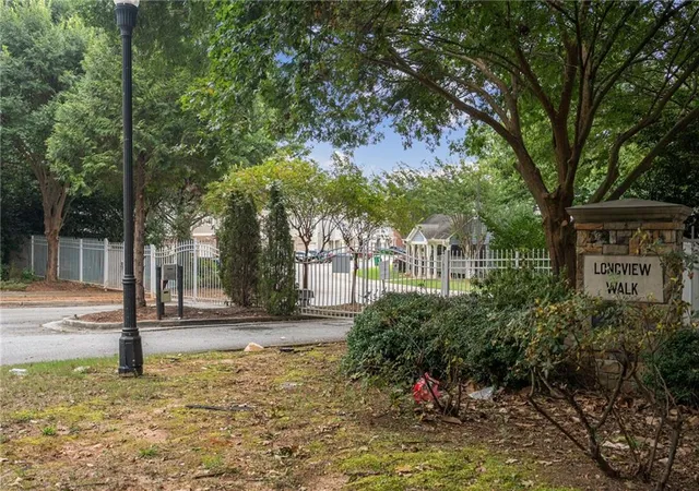 Photo 3 of Townhouse for sale at 2715 Avanti Wy, Decatur, GA 30035 | MLS# 7829661 | Listing updated on 2026-09-20
