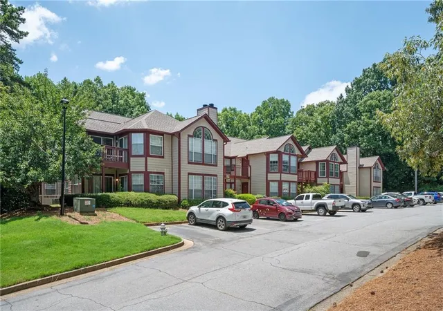 1st image of 915 Wentworth Ct, Johns Creek, GA 30022 | MLS# 7809293