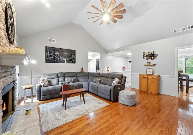 Photo 4 of Single family home for sale at 1190 Mill Crk Dr, Dawsonville, GA 30534 | MLS# 7801053 | Listing updated on 2026-09-14