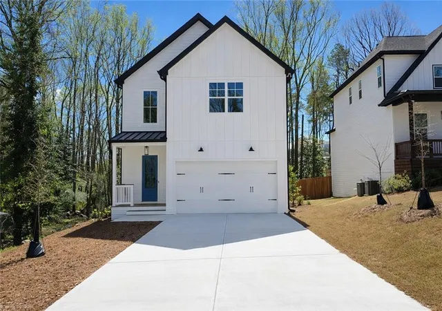 Photo 3 of Single family home for sale at 3917 Bellair Dr, Marietta, GA 30066 | MLS# 7719335 | Listing updated on 2026-08-27