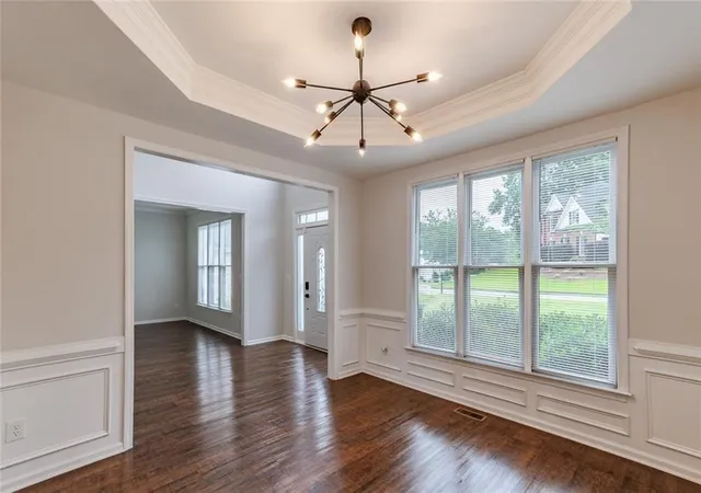 Photo 4 of Sale Pending at 227 Scenic View Ln, Stone Mountain, GA 30087 | MLS# 7790809 | Listing updated on 2026-09-01