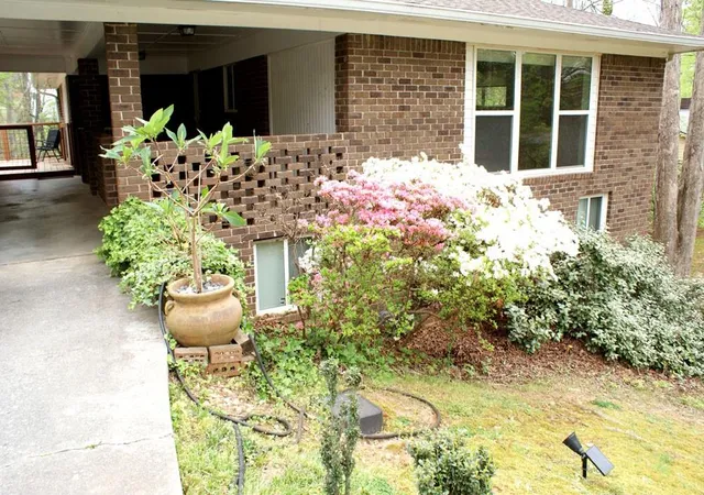 Photo 2 of Sale Pending at 1146 Lakeshore Dr, Gainesville, GA 30501 | MLS# 7728531 | Listing updated on 2026-08-18