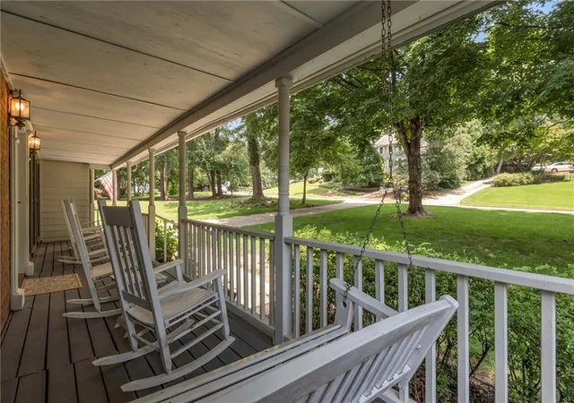 image of 385 Summerfield Dr, Alpharetta, GA 30022 | MLS# 7800044