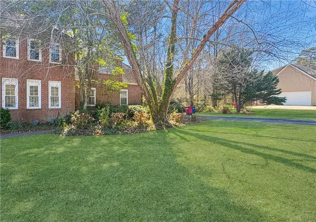 Photo 3 of Sale Pending at 118 Ashford Park, Macon, GA 31210 | MLS# 7786371 | Listing updated on 2026-08-26