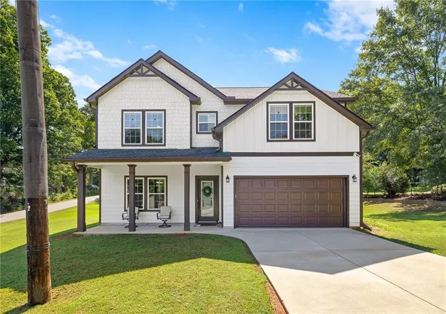 1st image of 142 Brookwood Ave, Commerce, GA 30529 | MLS# 7824230