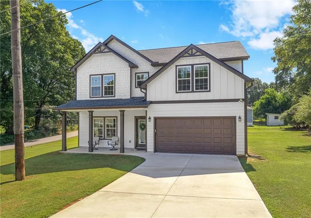 2nd image of 142 Brookwood Ave, Commerce, GA 30529 | MLS# 7824230