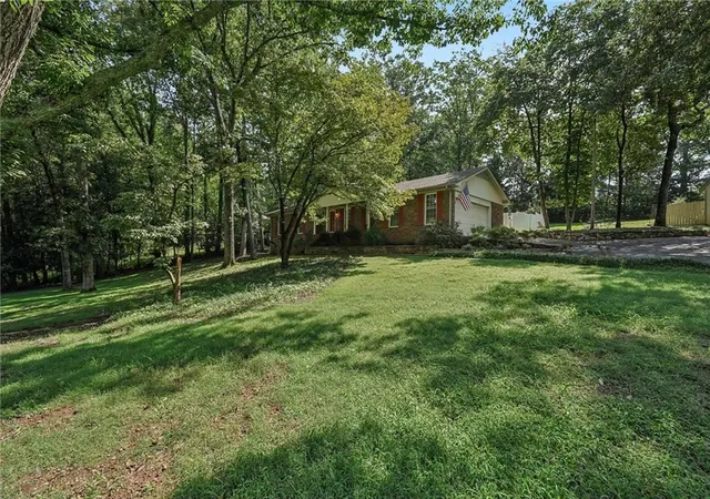 3rd image of 1025 Greenwood Acres Dr, Cumming, GA 30040 | MLS# 7819794