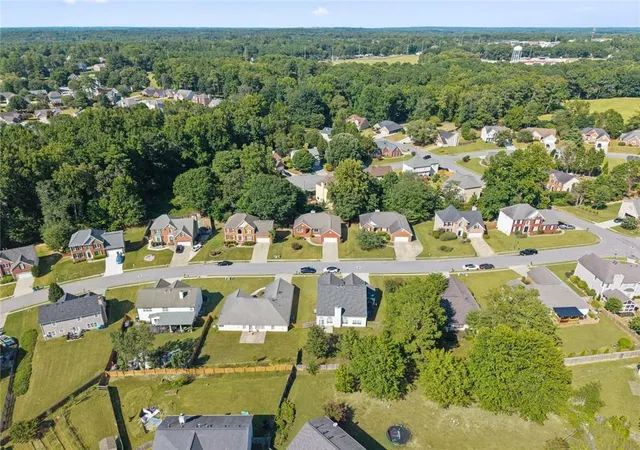 Photo 3 of Single family home for sale at 1424 Oak Bend Wy, Lawrenceville, GA 30045 | MLS# 7827821 | Listing updated on 2026-08-29