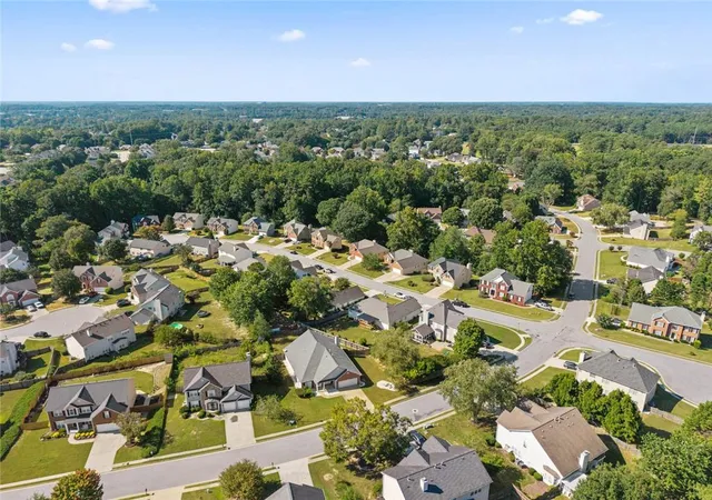 Photo 4 of Single family home for sale at 1424 Oak Bend Wy, Lawrenceville, GA 30045 | MLS# 7827821 | Listing updated on 2026-08-29