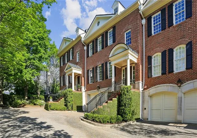 Homes for sale in Atlanta, GA | 2802 Rumson Ct Ne #2, Atlanta, GA 30305 | MLS# 7765811