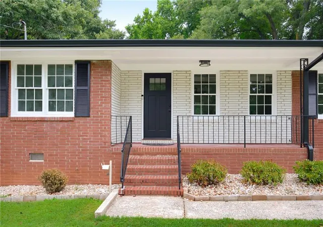 Photo 3 of Single family home for sale at 1502 Kings Rd, Marietta, GA 30062 | MLS# 7805270 | Listing updated on 2026-10-16