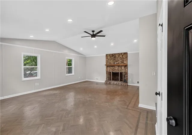 2nd image of 707 Cristy Ln, Woodstock, GA 30188 | MLS# 7818827