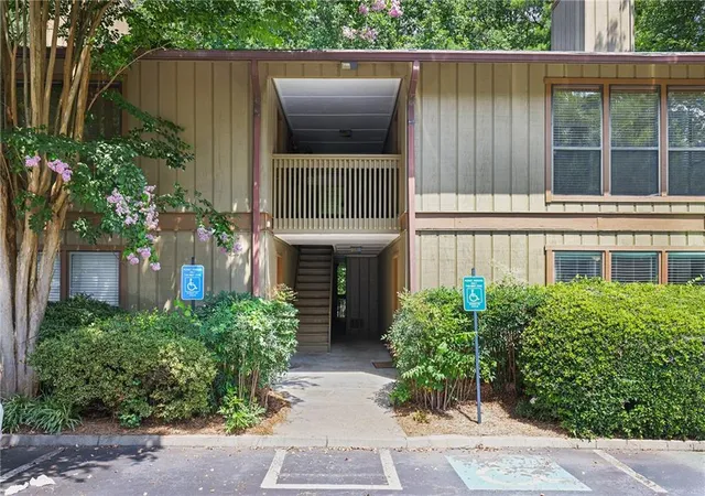 Homes for sale in Atlanta, GA | 1014 Dunbar Dr, Atlanta, GA 30338 | MLS# 7802539