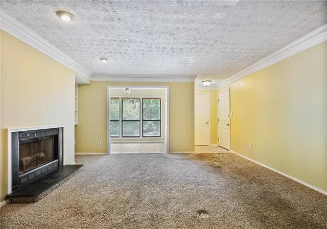 Listing Photo 3 - Condo for sale in building located at 1014 Dunbar Dr, Dunwoody, GA 30338