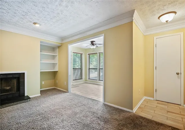 Listing Photo 4 - Condo for sale in building located at 1014 Dunbar Dr, Dunwoody, GA 30338