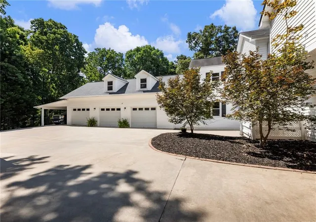 Photo 2 of Single family home for sale at 3965 Hamilton View Way, Dacula, GA 30019 | MLS# 7830161 | Listing updated on 2026-09-02