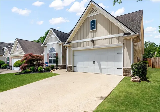 Homes for sale in Canton, GA | 129 Village Dr, Canton, GA 30114 | MLS# 7774273