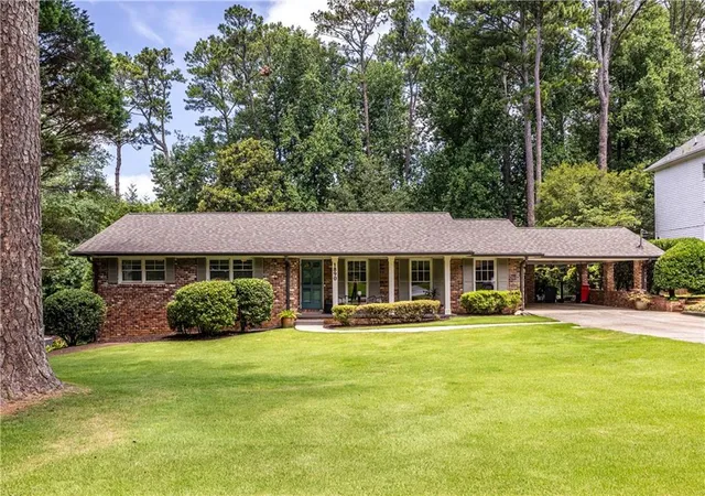 Homes for sale in Decatur, GA | 1890 Silvastone Dr, Decatur, GA 30033 | MLS# 7801163