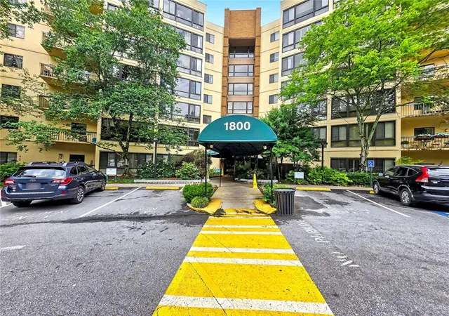 2nd image of 1800 Clairmont Lake #301, Decatur, GA 30033 | MLS# 7778333