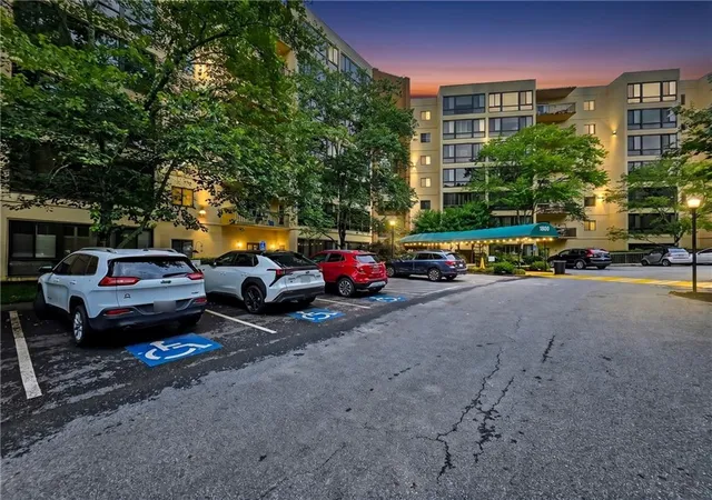 4th image of 1800 Clairmont Lake #301, Decatur, GA 30033 | MLS# 7778333