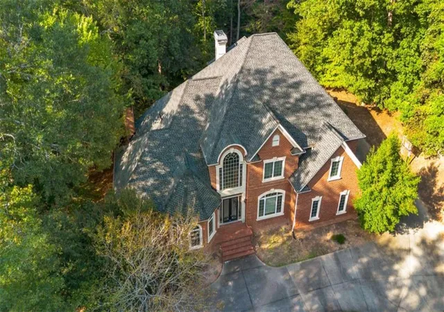 Photo 3 of Single family home for sale at 1670 Riverside Rd, Roswell, GA 30076 | MLS# 7807523 | Listing updated on 2026-10-10