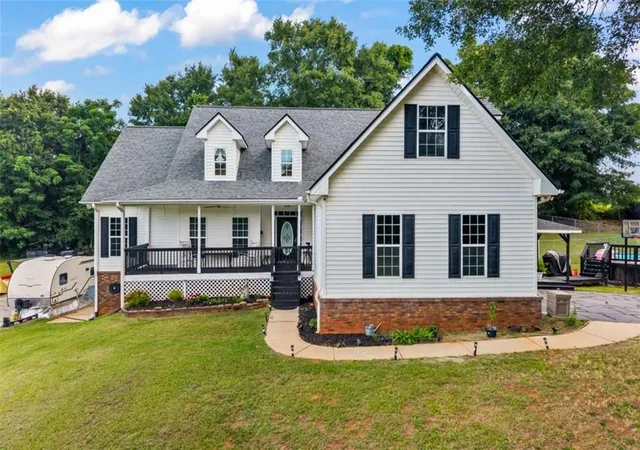 1st image of 238 Apple Valley Rd, Commerce, GA 30529 | MLS# 7797342