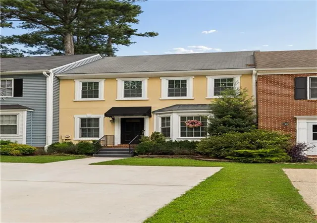 Townhouse for sale at 565 Salem Woods Dr SE, Marietta, GA 30067 | MLS# 7810687
