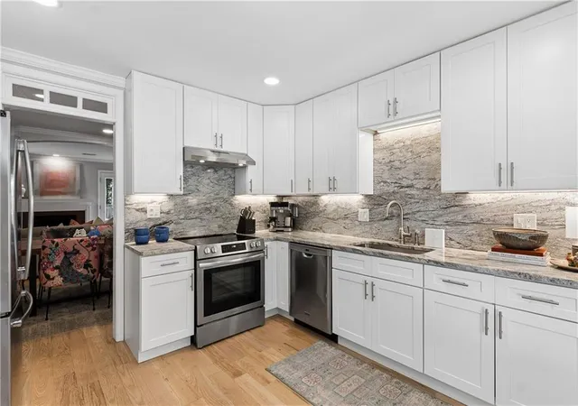 Photo 4 of Townhouse for sale at 565 Salem Woods Dr SE, Marietta, GA 30067 | MLS# 7810687 | Listing updated on 2026-08-02