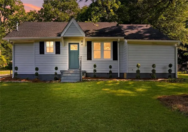 3rd image of 227 Peachtree St, Cedartown, GA 30125 | MLS# 7798238