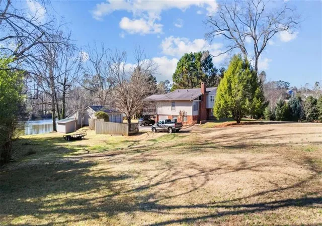 Photo 3 of Single family home for sale at 8 Lakemoore Dr, Rome, GA 30161 | MLS# 7793265 | Listing updated on 2026-07-06
