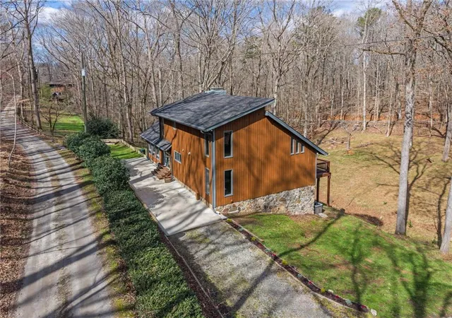 Photo 2 of Sale Pending at 5530 Bourbon Dr, Gainesville, GA 30506 | MLS# 7731671 | Listing updated on 2026-09-02