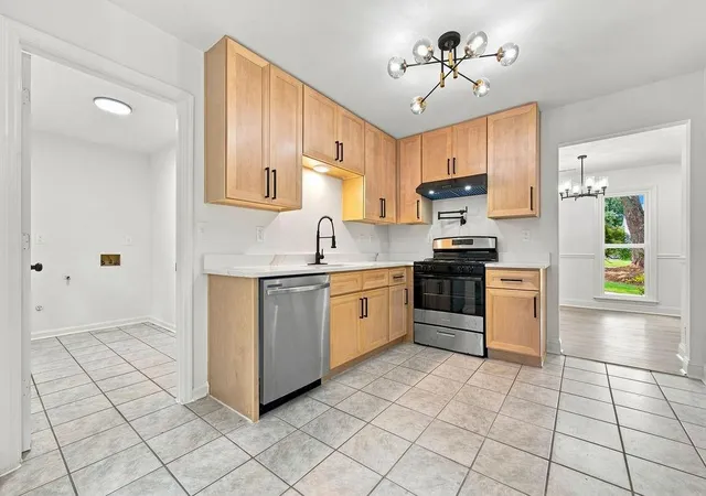 Photo 3 of Sale Pending at 1359 Summit Ln NW, Acworth, GA 30102 | MLS# 7818079 | Listing updated on 2026-10-09