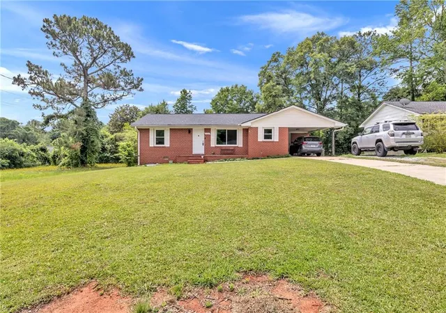 Homes for sale in Griffin, GA | 1104 Parkview Dr, Griffin, GA 30224 | MLS# 7776159
