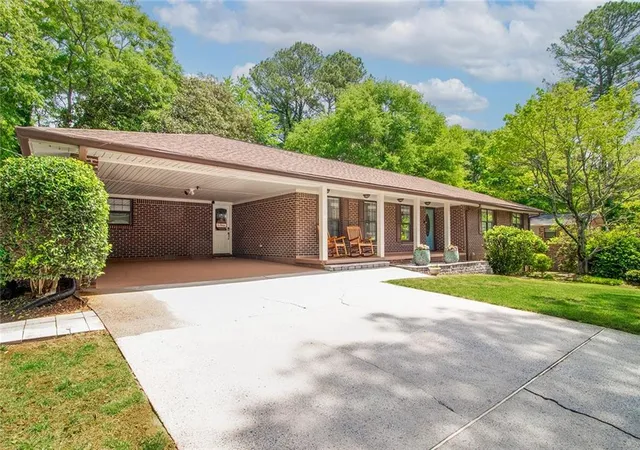 4th image of 2822 Cartwright Dr, Decatur, GA 30033 | MLS# 7802274