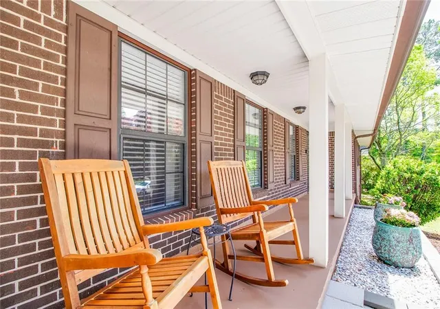 5th image of 2822 Cartwright Dr, Decatur, GA 30033 | MLS# 7802274