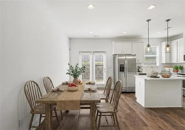 3rd image of 1962 Dillon Dr, Lithonia, GA 30058 | MLS# 7753601