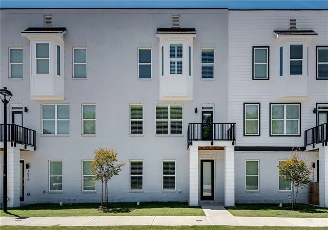 1st image of 1072 Brookglynn Tr, Decatur, GA 30032 | MLS# 7806327