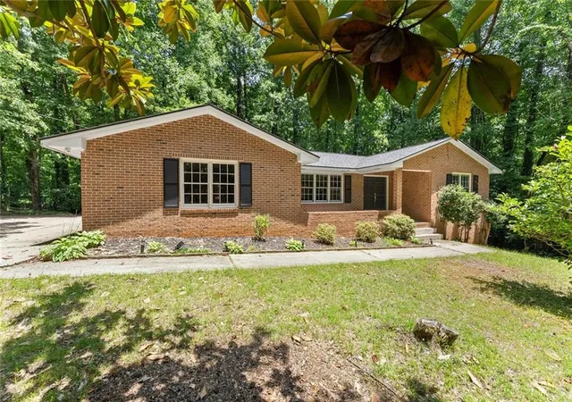 1st image of 20 Pine Lake Dr, Cumming, GA 30040 | MLS# 7792194