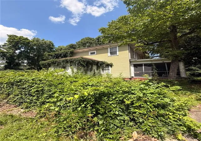 Photo 1 of Sale Pending at 2710 Memorial Dr Se, Atlanta, GA 30317 | MLS# 7800554 | Listing updated on 2026-10-29