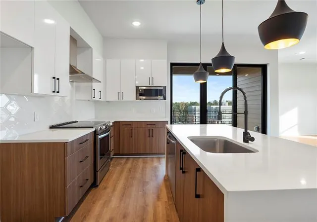 Condominium at 112 Rogers St Ne #204, Atlanta, GA 30317 | MLS# 7182274 | | Sold on 2023-04-10