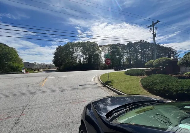 2nd image of 613 Midway Rd, Loganville, GA 30052 | MLS# 7744965