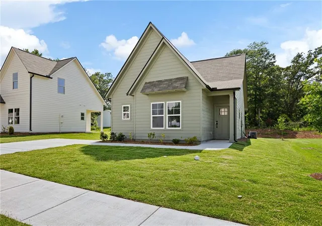 Photo 2 of Single family home for sale at 106 Winston Way, Carrollton, GA 30117 | MLS# 7790087 | Listing updated on 2026-08-30