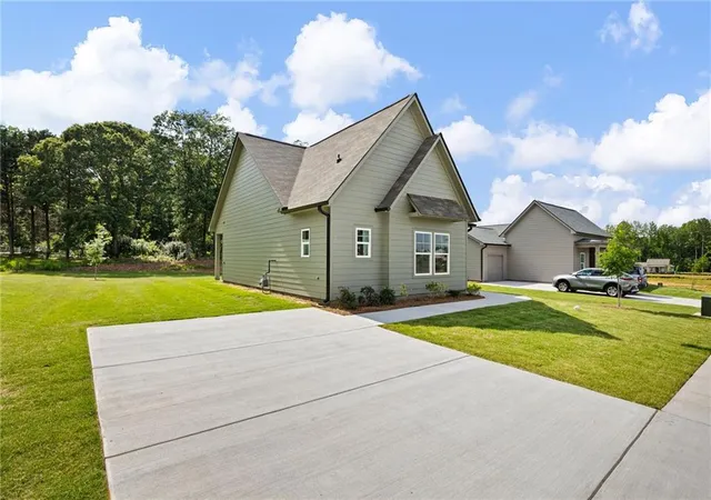 Photo 2 of Single family home for sale at 106 Winston Way, Carrollton, GA 30117 | MLS# 7790087 | Listing updated on 2026-08-30