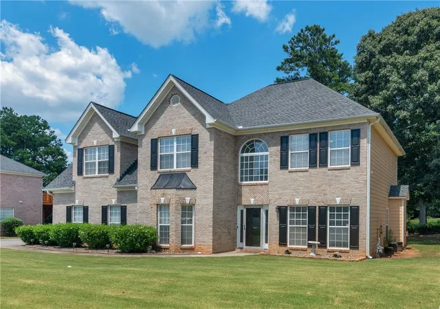 Photo 3 of Single family home for sale at 1224 Saxony Dr, Conyers, GA 30013 | MLS# 7824109 | Listing updated on 2026-08-24