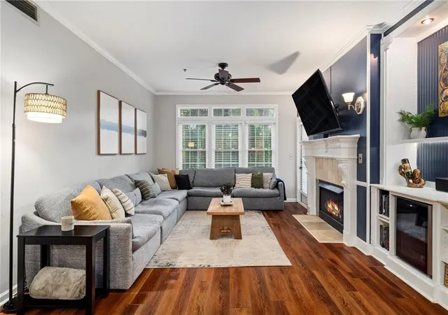 3rd image of 220 Renaissance Pkwy Ne, Atlanta, GA 30308